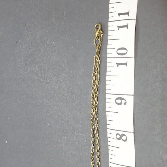 Elegant Bronze Tone Pendant Necklace with Cat Design - Picture 3 of 5